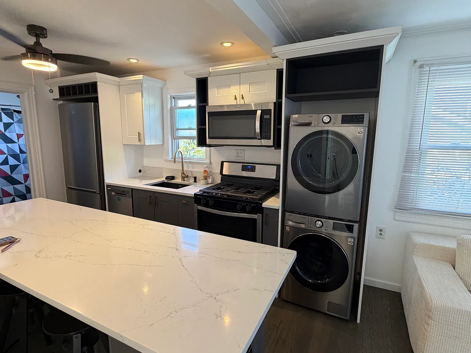 2456 Gladmore St — Photo 3