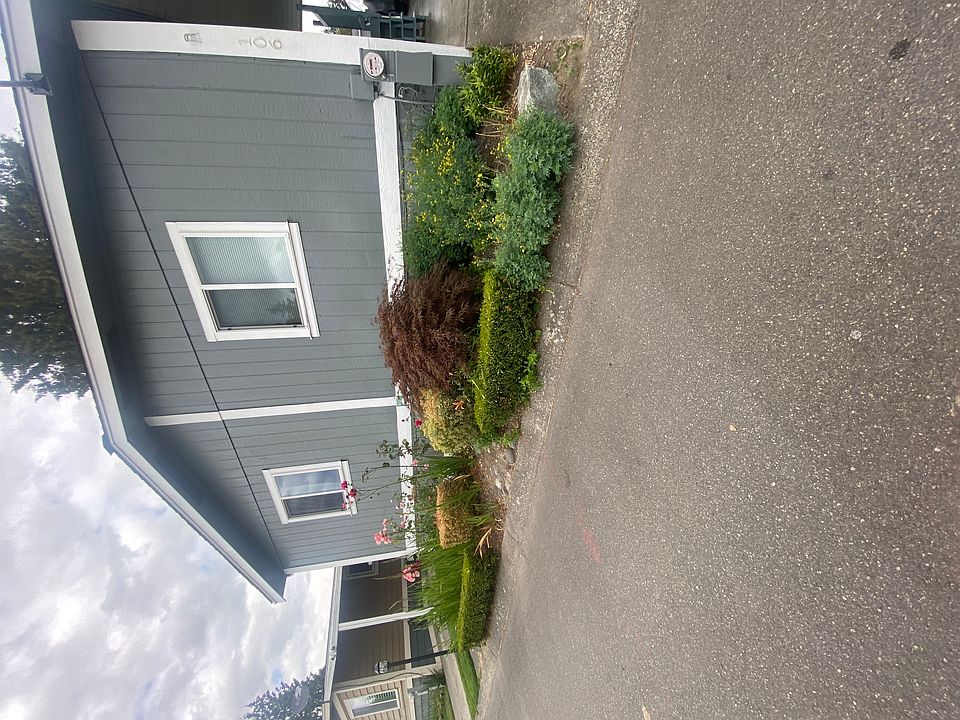1st image of 607 37th St SE Trailer 106