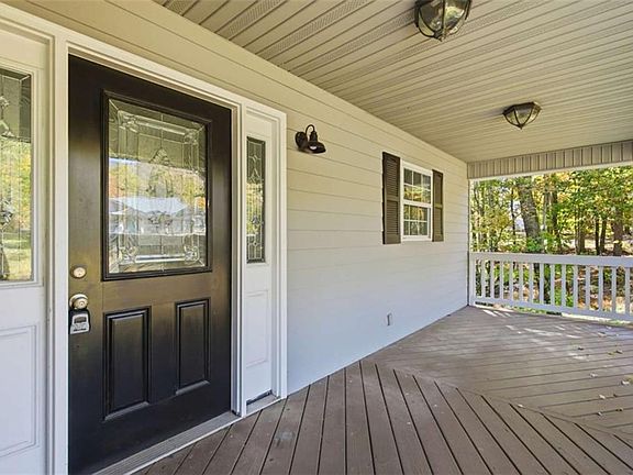 3rd image of 622 Spring Crest Rd