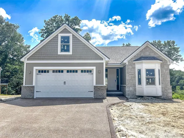 4580 Stillmeadow Dr, Howell, MI 48843