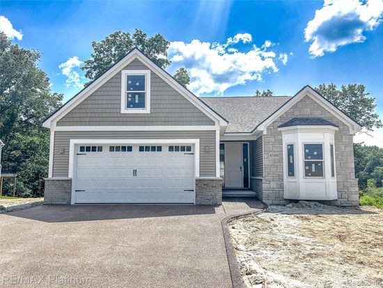 4580 Stillmeadow Dr, Howell, MI 48843