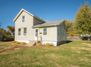 410 W 5th St, Sterling, IL 61081