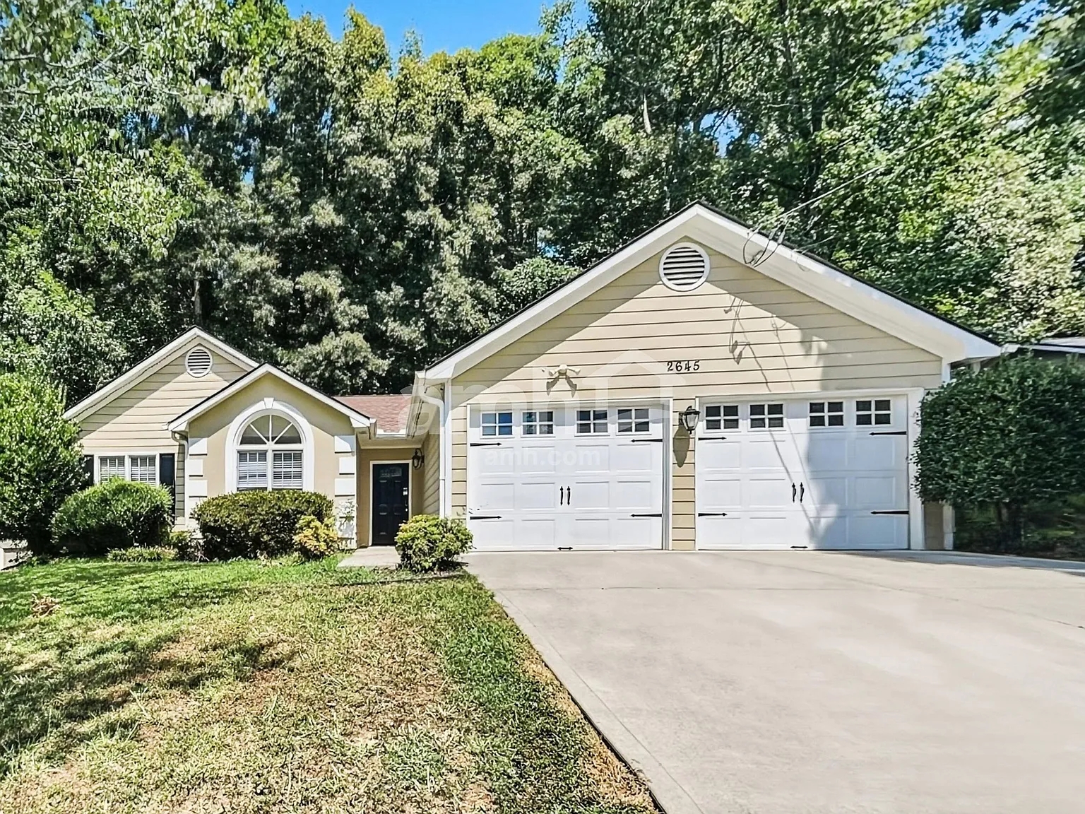 3 bed, 2.0 bath, 1474 sqft, $2,115 — Photo 1