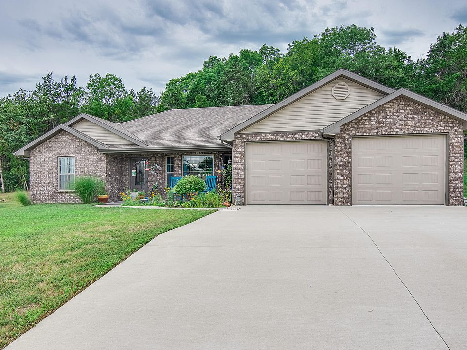 1st image of 285 Davis Dr