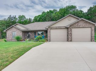 285 Davis Dr, Holts Summit, MO 65043