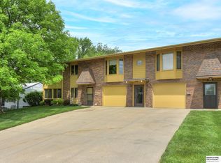 7920 Park Dr, Ralston, NE 68127