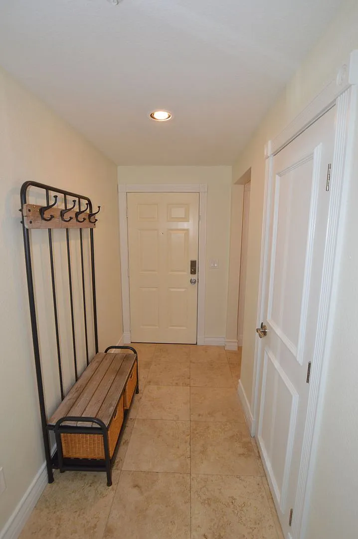 Building Photo - 210 E Flamingo Rd #202