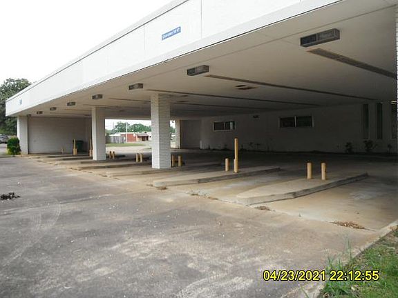 5th image of 510 Main St