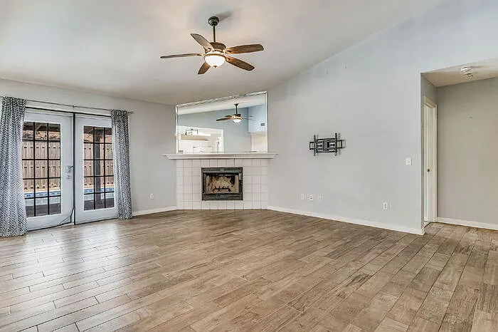 907 Catskill Ln — Photo 41