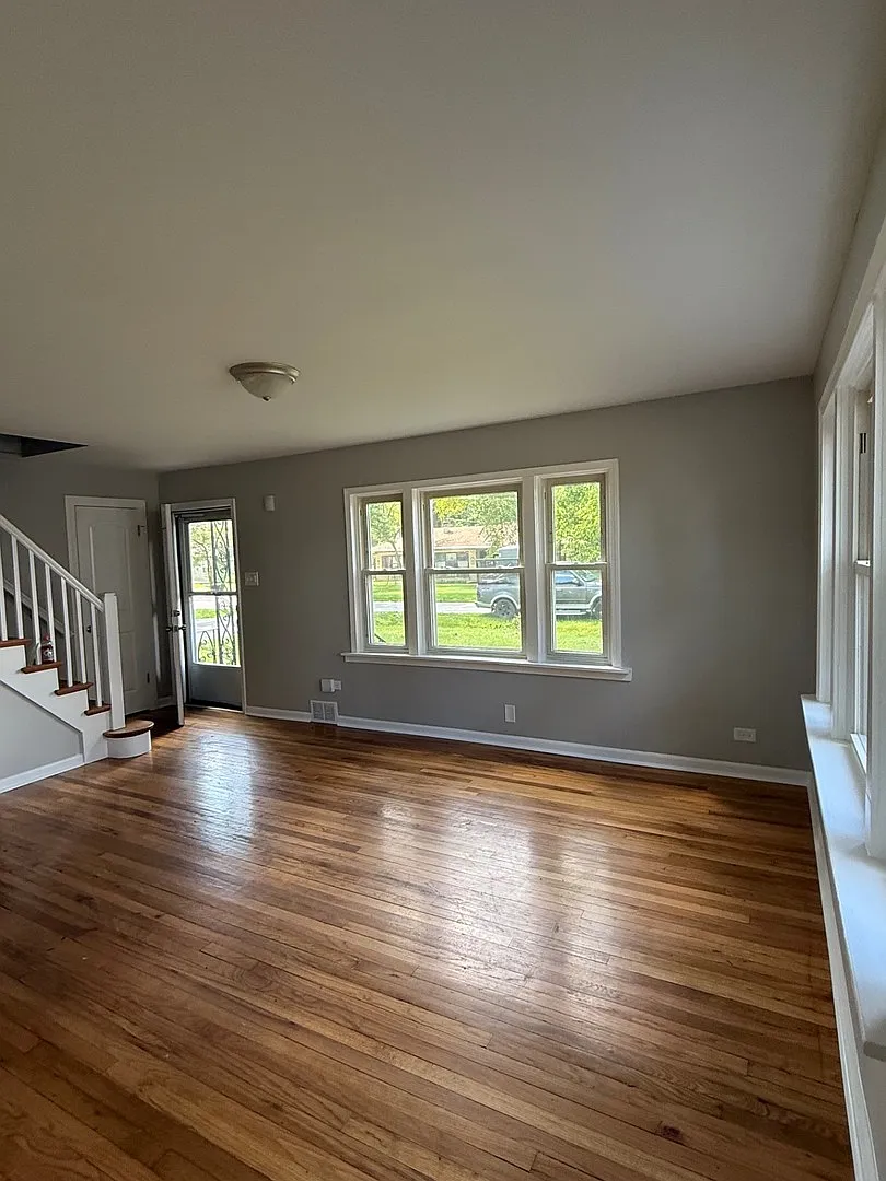 4 bed, 1000 sqft, $3,025 — Photo 2