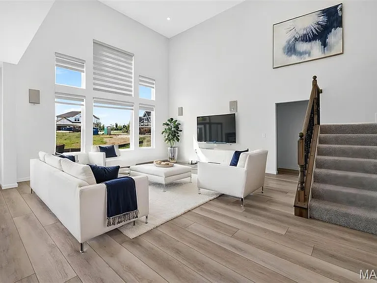 207 Kerry Downs Dr — Photo 13