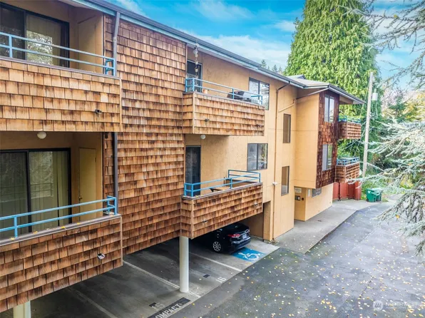 2251 NE Blakeley Street, Seattle, WA 98105