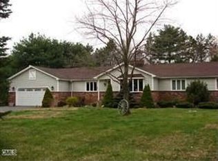 15 Rayo Dr, Shelton, CT 06484