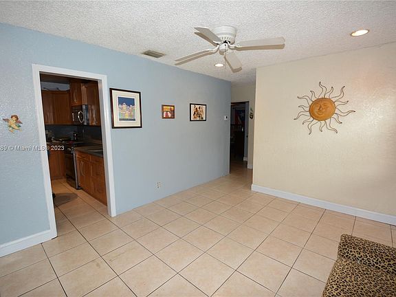 2nd image of 411 NE 58th St