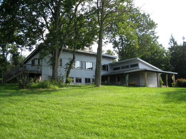 5851 Pleasant Hill Rd, Athens, OH 45701