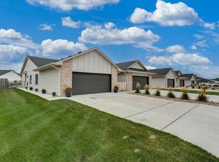 436 W Long Path Ct, Goddard, KS 67052