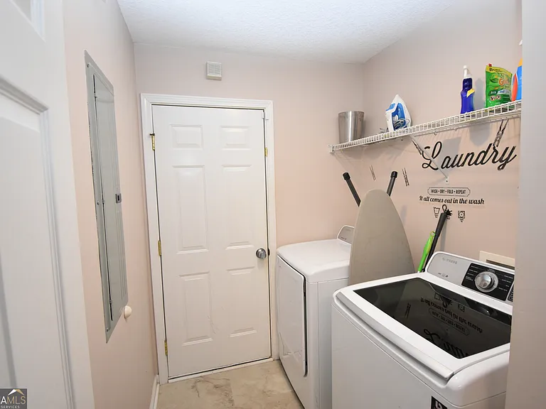 218 S Lake Forest Dr — Photo 17