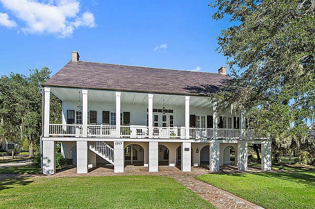 1st image of 1717 Lakeshore Dr