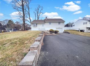 82 Old Little Britain Rd, Newburgh, NY 12550