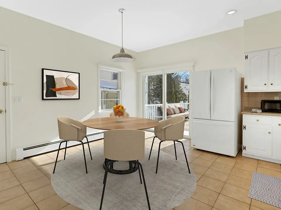 Eat-in Kitchen