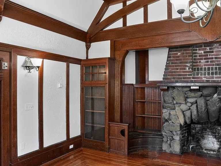 109 Dwight St — Photo 3
