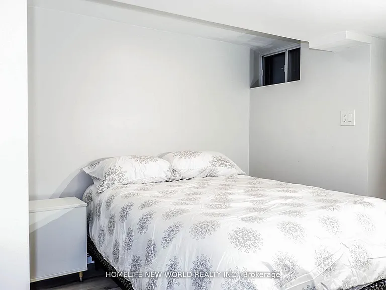222 Markham St #BASEMENT — Photo 8
