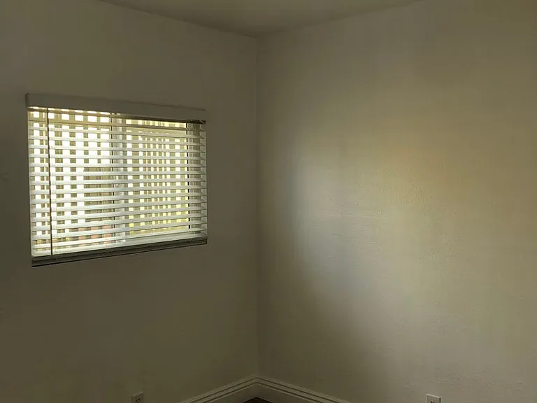 1212 Hoffman Ave — Photo 4