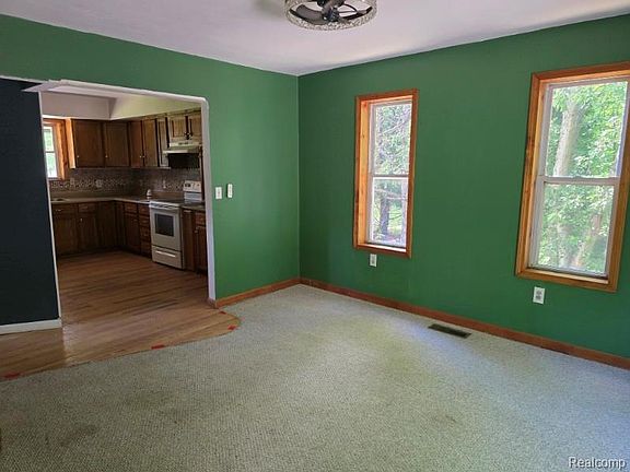 4th image of 5848 Fostoria Rd