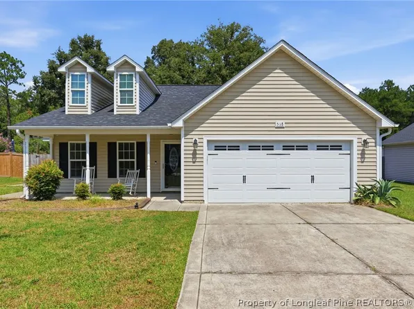 518 Hammond Farms Rd, Hope Mills, NC 28348
