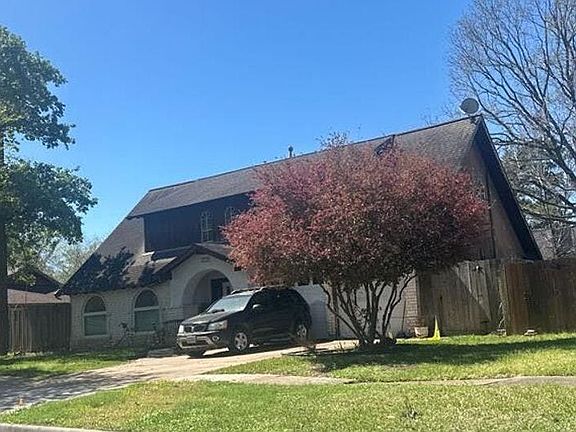 2nd image of 6927 Wagonwheel Ln