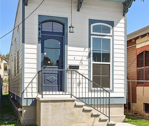 2nd image of 2419 Iberville St
