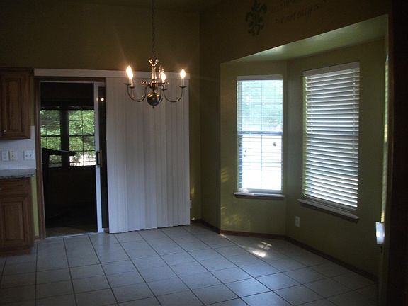 4th image of 18108 Scarlet Oak Ln