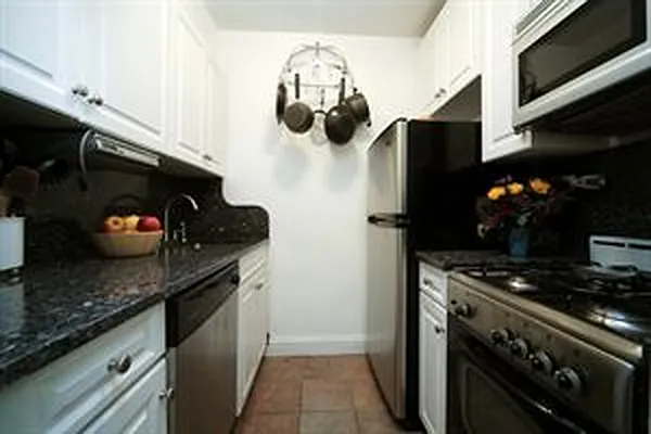 Sold by Douglas Elliman | media 15