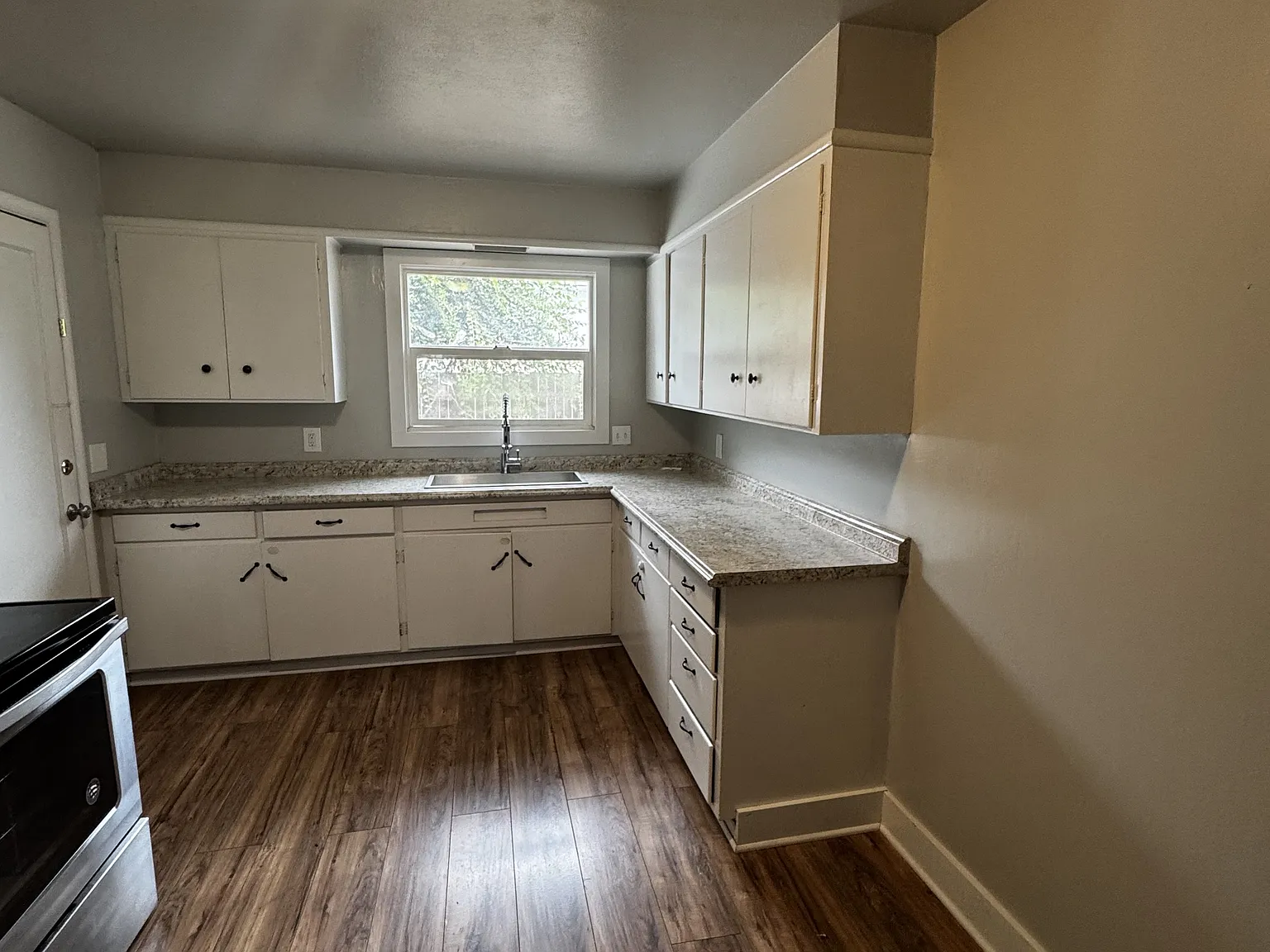 633 South Holly Street - 1 — Photo 3