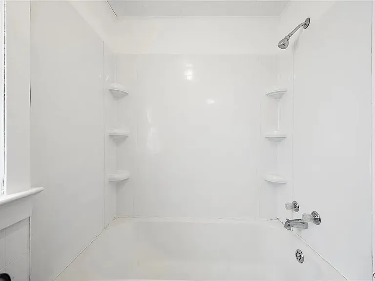 700 W Dominick St #4 — Photo 12