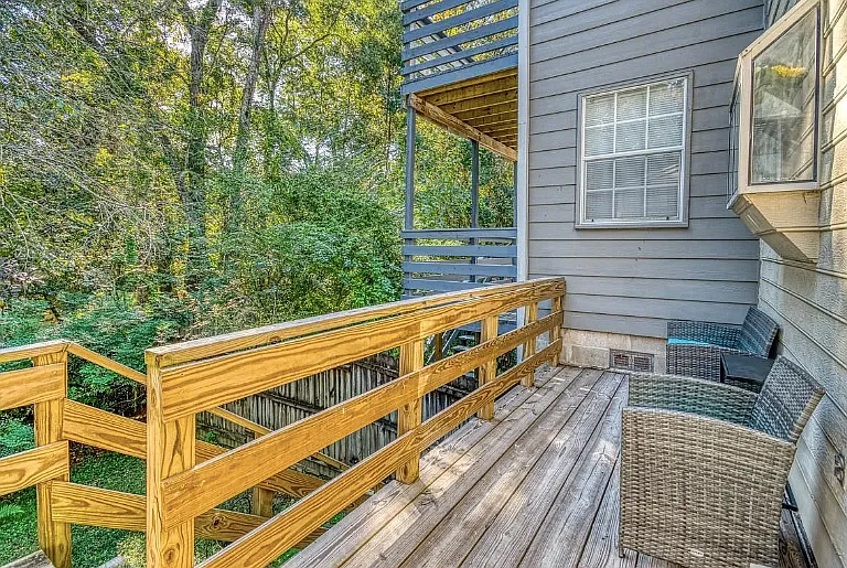 2350 Gregory Dr — Photo 14