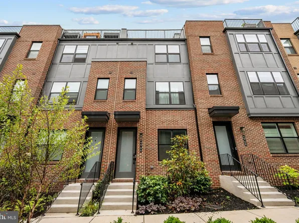 4966 Lachlan Mews, Alexandria, VA 22304