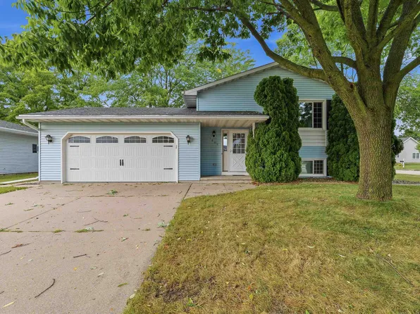 1805 Orchard Ln, Oshkosh, WI 54902