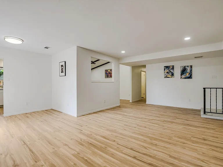 5100 Fort Mason Dr — Photo 2