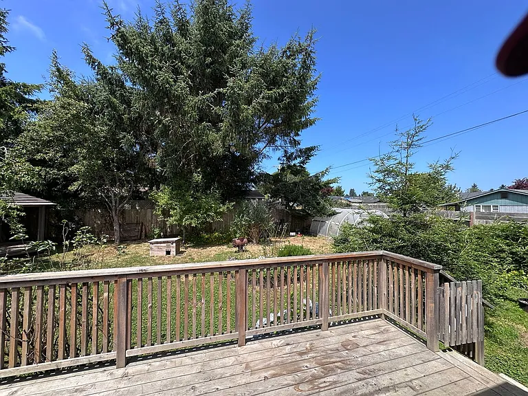 1776 Lime Ave — Photo 9