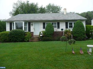 2715 Carrell Ln, Willow Grove, PA 19090