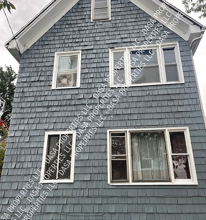 1st image of 135 Weaver St