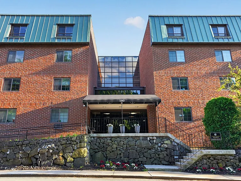 Step into comfort at Eagle Rock Apartments at Swampscott, where modern design meets serene living. Enjoy spacious layouts, lush outdoor spaces, and a welcoming community. Schedule a tour today to find your new home!