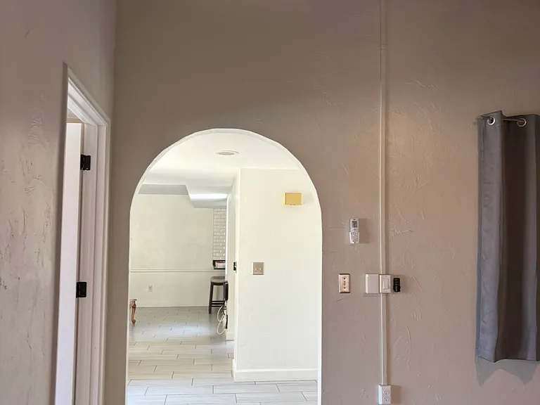 1011 N Cherry — Photo 21