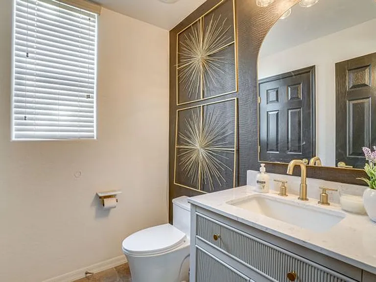 845 W Village Pkwy — Photo 9