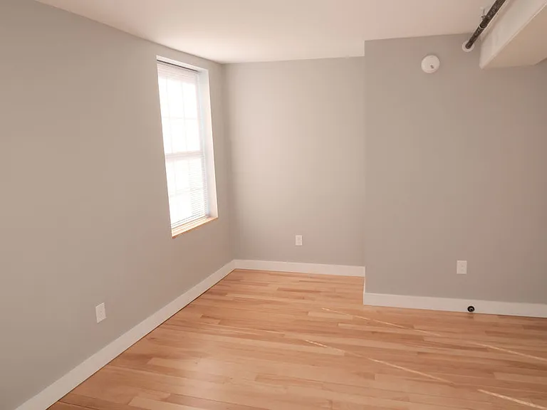 444 Fore St #202 — Photo 9