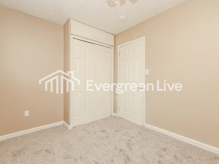 605 Mead Ln — Photo 13