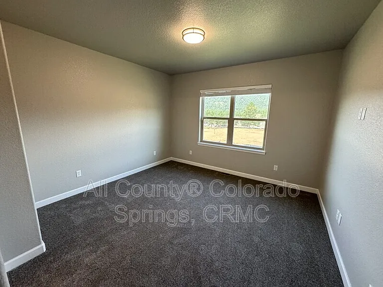 519 Brecken Ct — Photo 8