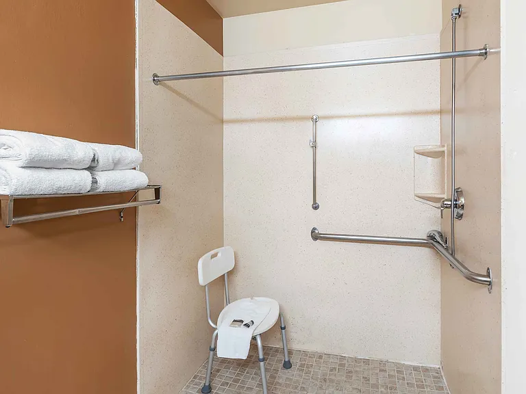Studio Suite - 1 Queen Bed