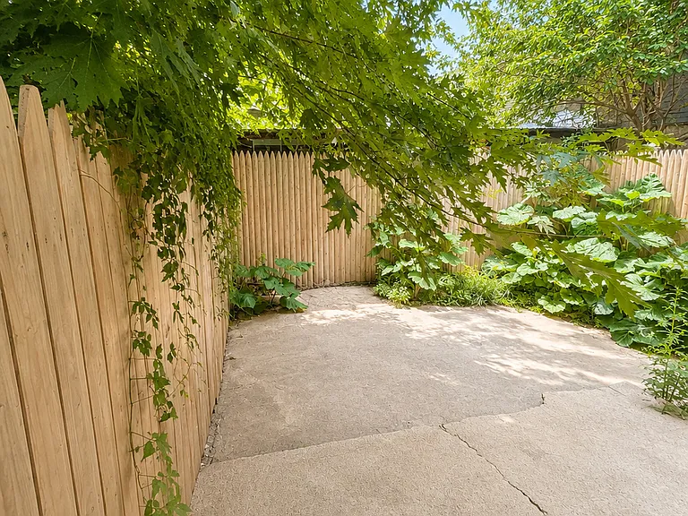 2519 N Mutter St — Photo 18